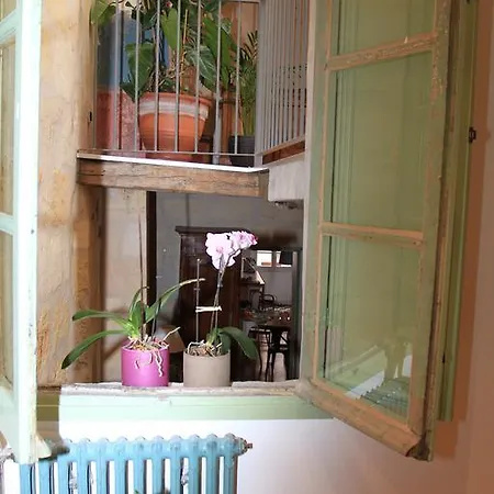 Bed and breakfast La Maison Des Vignes 2*
