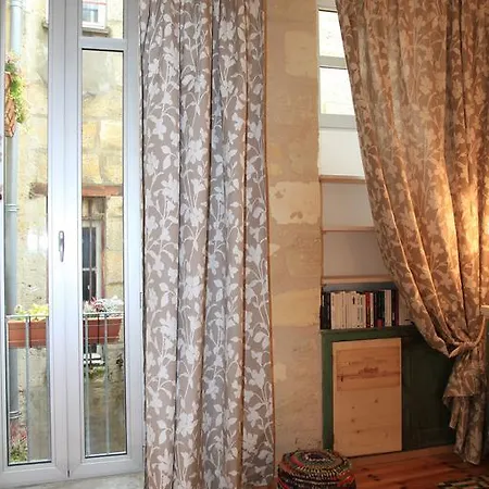 La Maison Des Vignes Oda ve Kahvaltı 2*