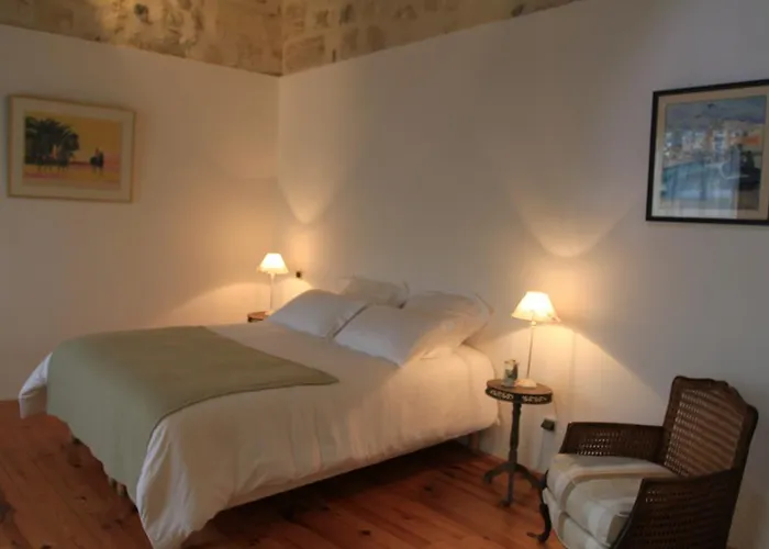 Couette-café La Maison Des Vignes 2*